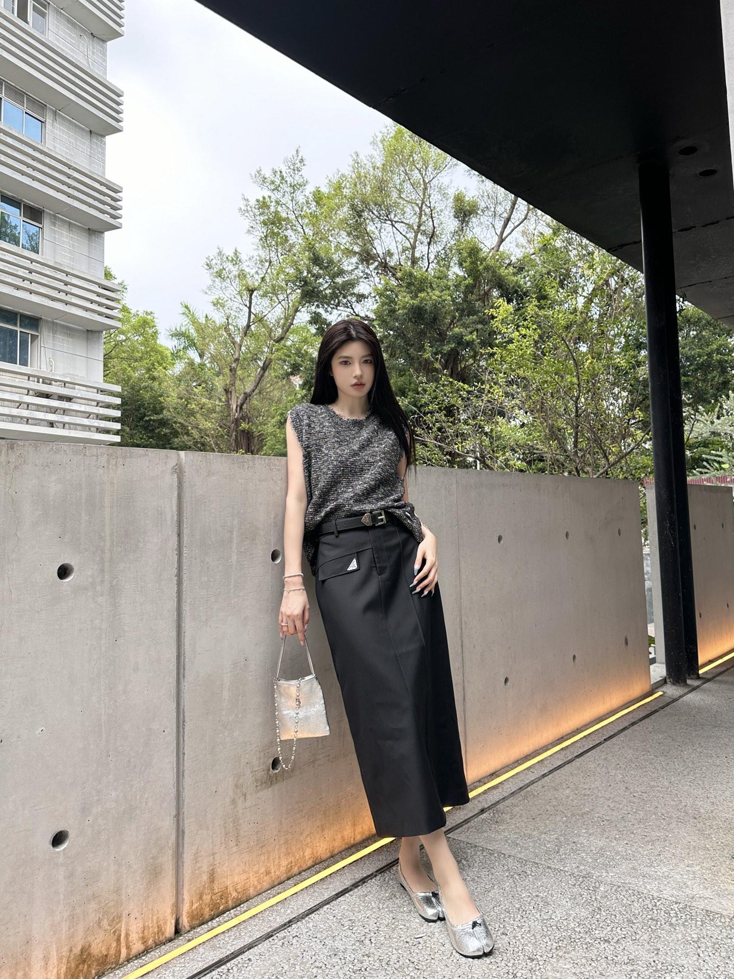 프라다 스커트 2컬러 (해외배송)
