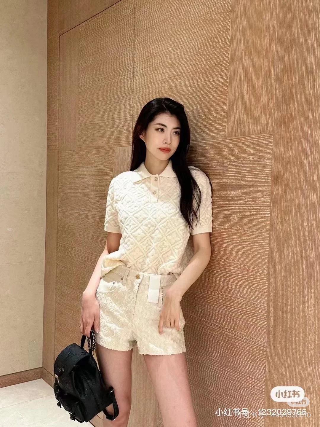 루이비통 엠보싱 니트 반팔 (해외배송)