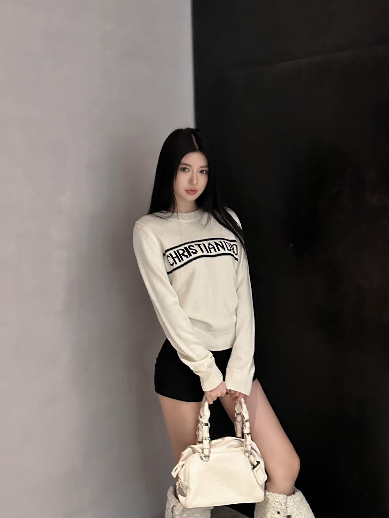 디올 스웨터 2컬러 (해외배송)