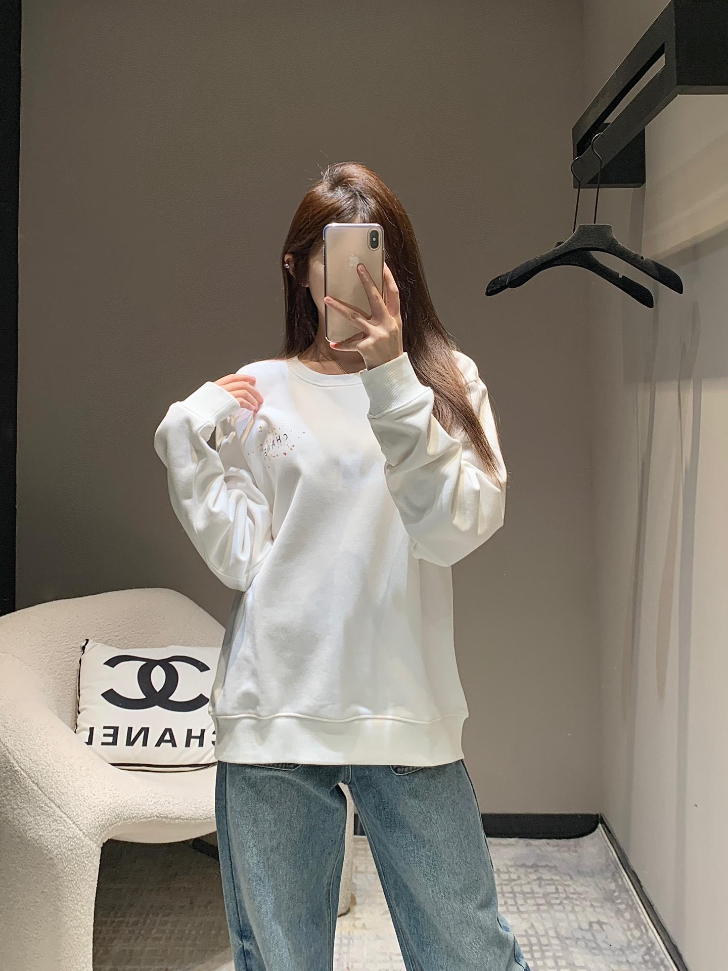 샤넬 핸드페인팅 스웨트셔츠 (해외배송)
