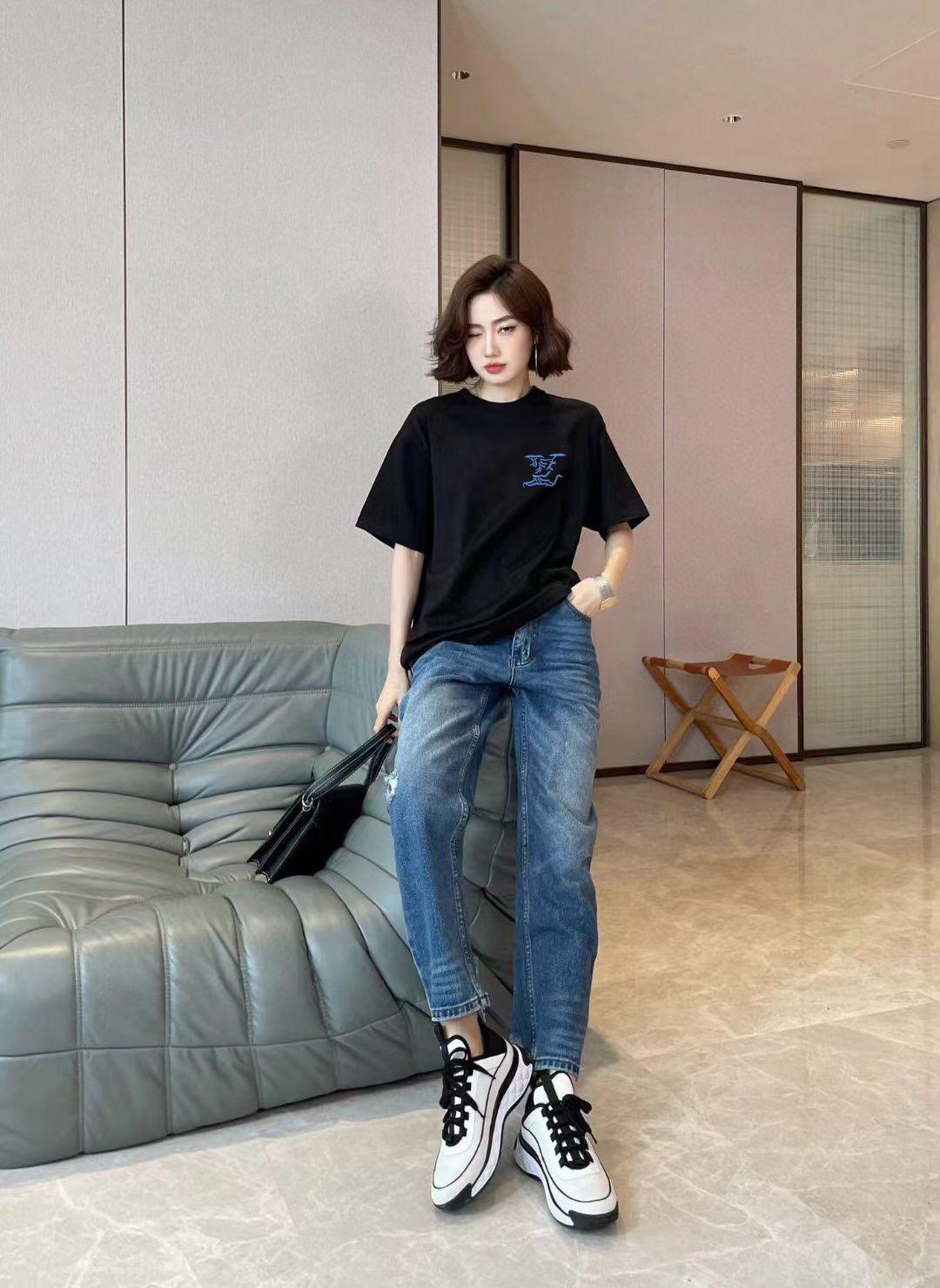 루이비통 라운드넥 반팔 티셔츠 (해외배송)