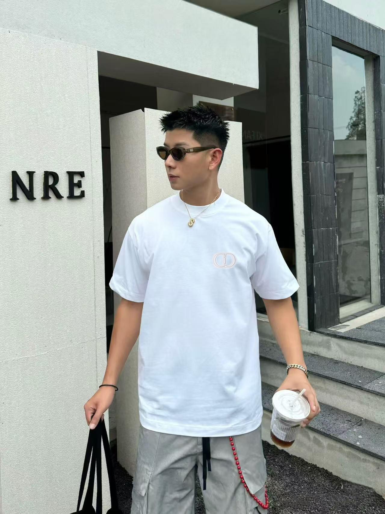 디올 라운드넥 반팔 티셔츠 (해외배송)