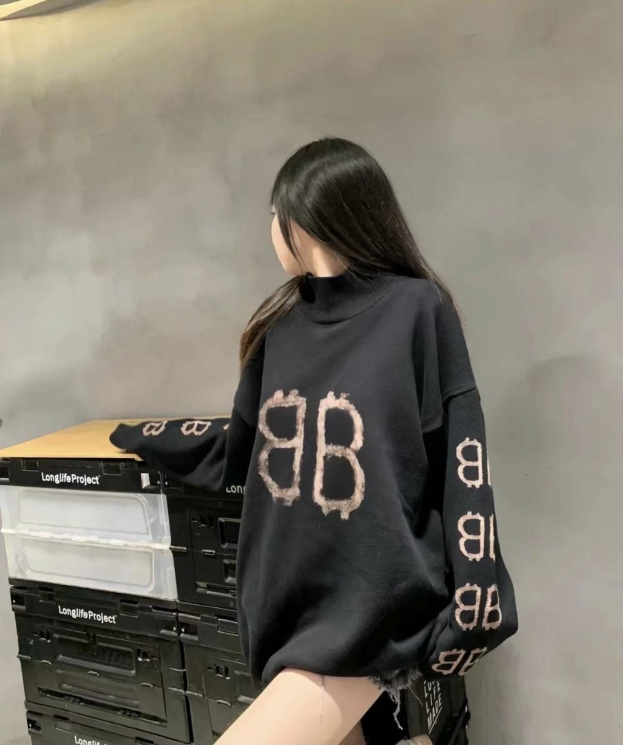 발렌시아가 터틀넥 스웨터 (해외배송)