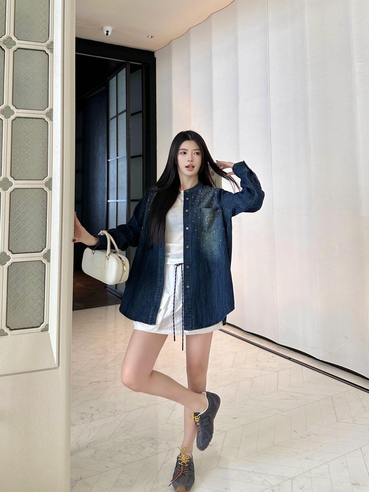미우미우 라인스톤 데님 셔츠 재킷 (해외배송)