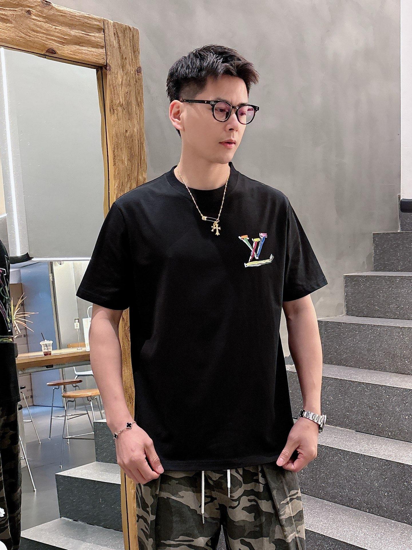 루이비통 라운드넥 반팔 (해외배송)