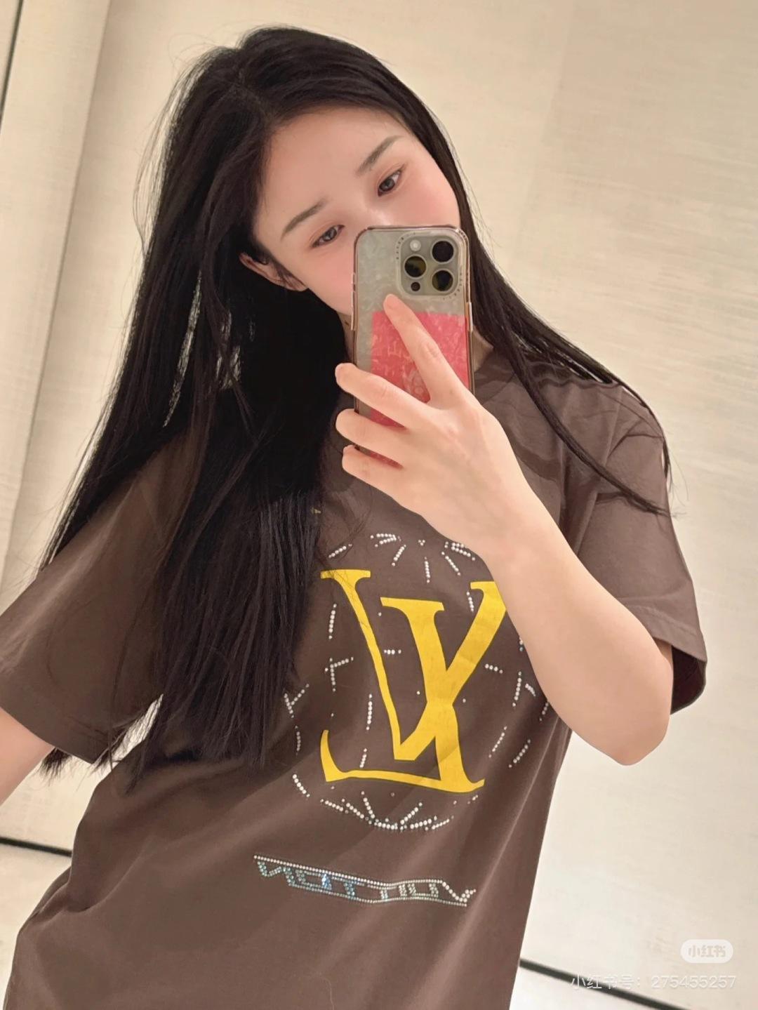 루이비통 초콜릿 프린트 반팔 (정품급 해외배송)