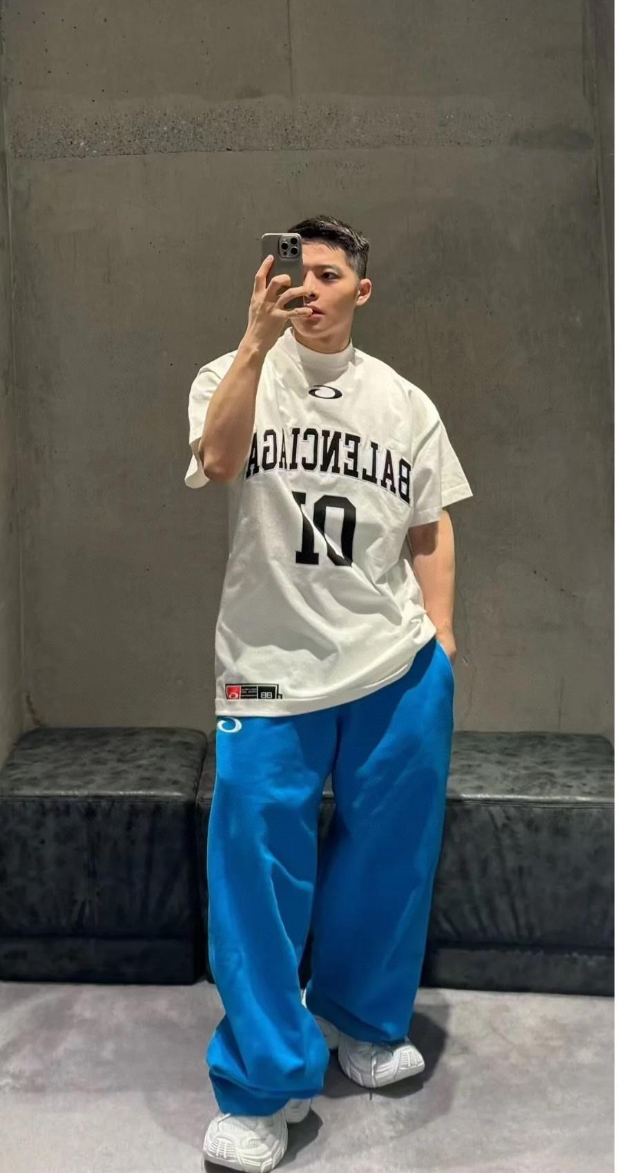 발렌시아가 반팔 티셔츠 (해외배송)