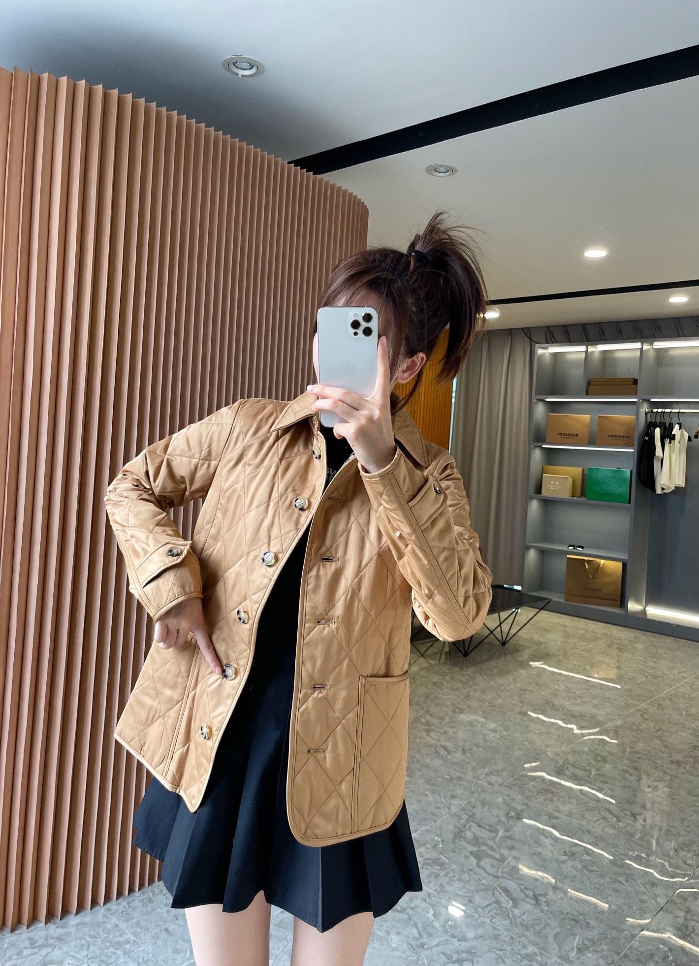 버버리 다이아몬드 퀼팅 슬림핏 재킷 (해외배송)