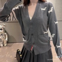 톰브라운 뉴 퍼피 4바 니트 V넥 카디건 3컬러 (해외배송)