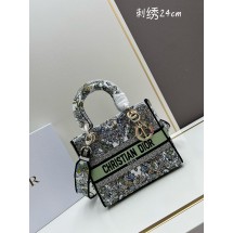 디올 레이디 라이트 백 (해외배송)
