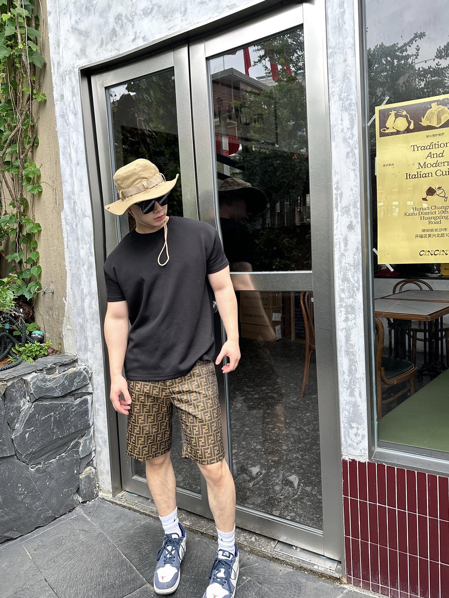 펜디 모노그램 풀 프린트 FF 반바지 (해외배송)