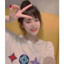 루이비통 멀티 컬러 모노그램 프린트 반팔티 (국내배송)