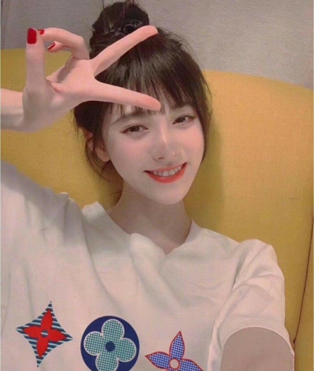 루이비통 멀티 컬러 모노그램 프린트 반팔티 (국내배송)