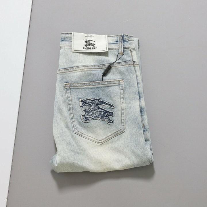 버버리 포켓 기사도 패치 데님팬츠 (국내배송)