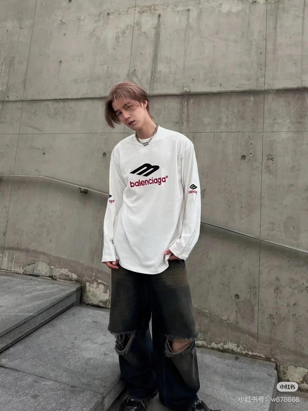 발렌시아가 클래식 라운드넥 긴팔 티셔츠 (해외배송)