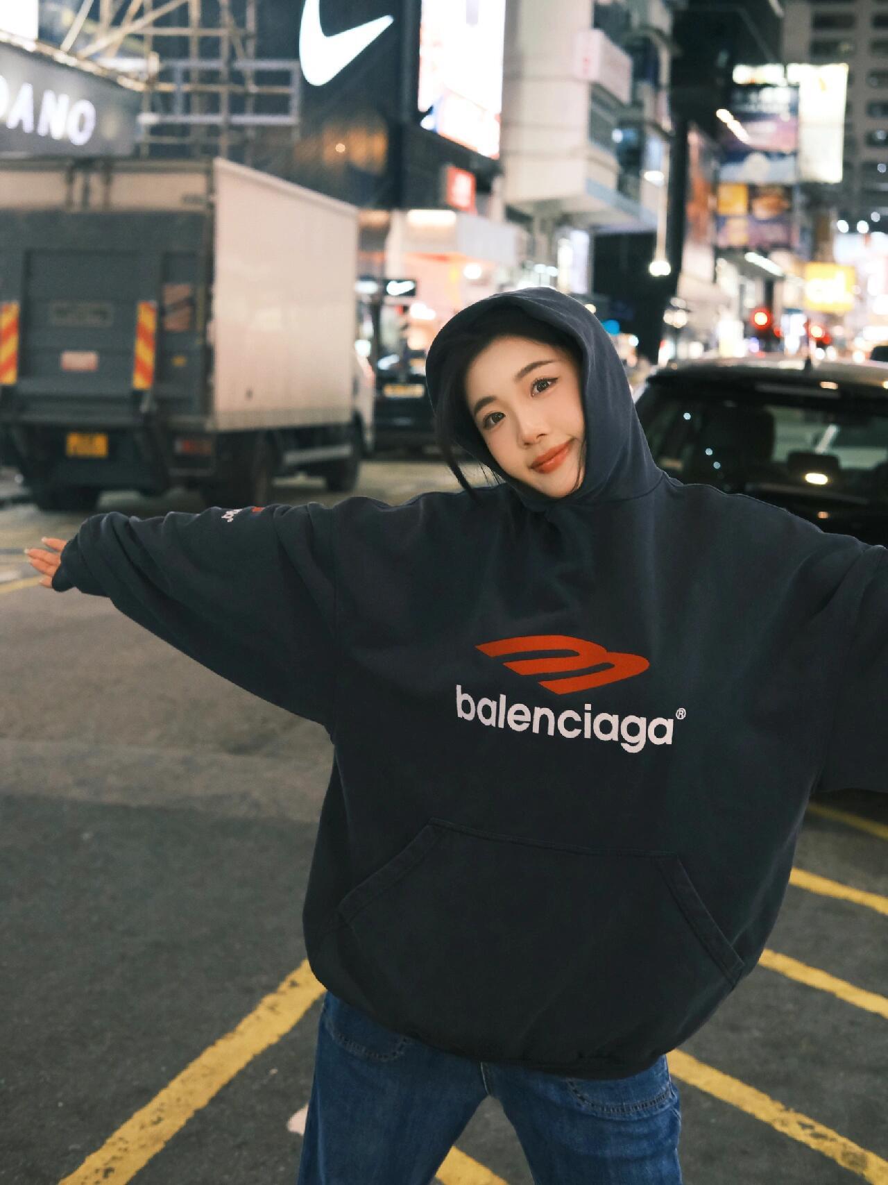 발렌시아가 스웨트셔츠 (해외배송)