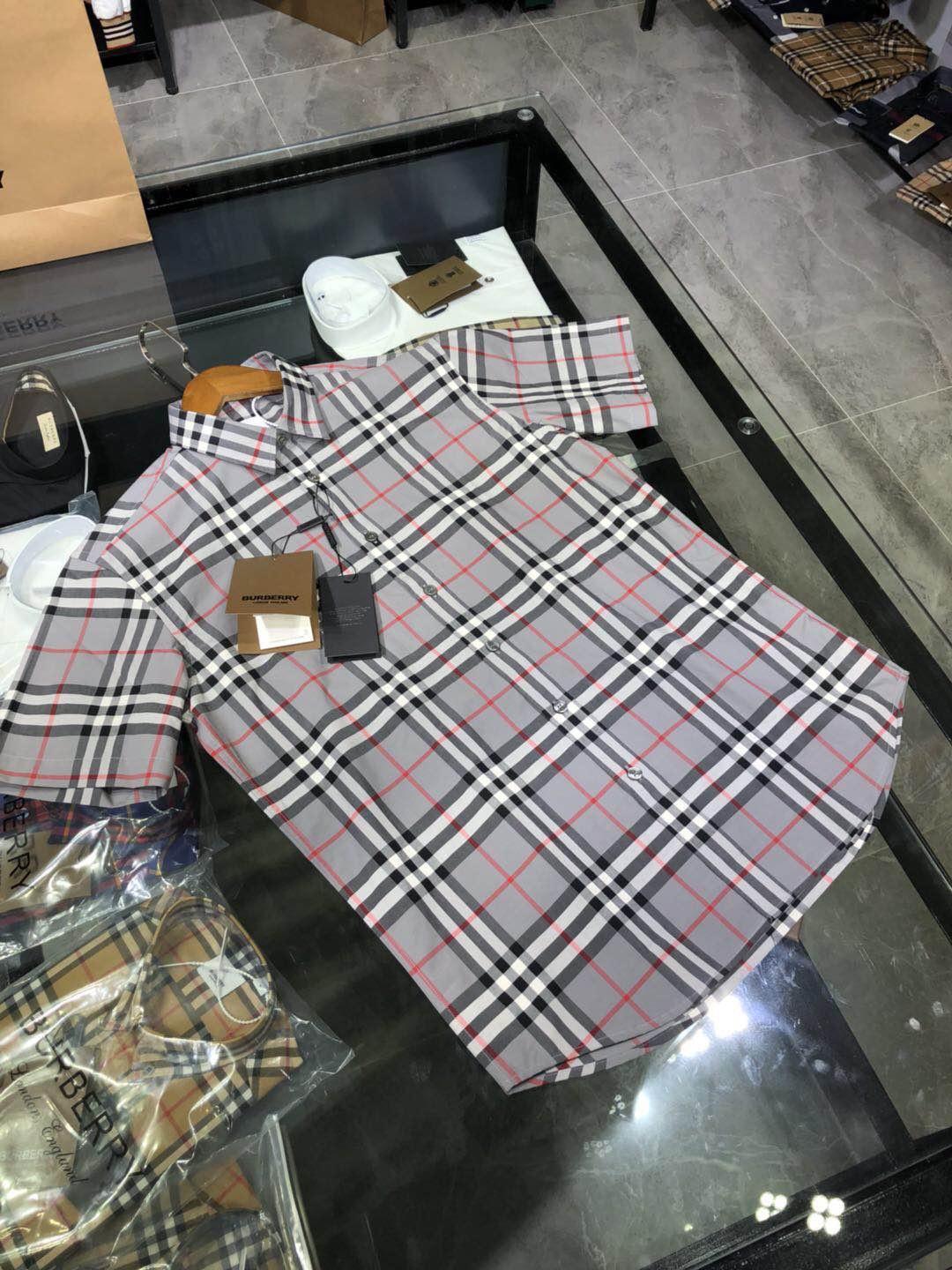 버버리 플레드 클래식 반팔 셔츠 (해외배송)