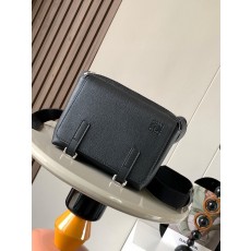 로에베 XS 밀리터리 메신저 백 (해외배송)