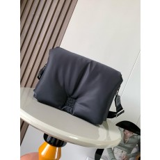 로에베 나일론 퍼퍼 고야 메신저 백 (해외배송)