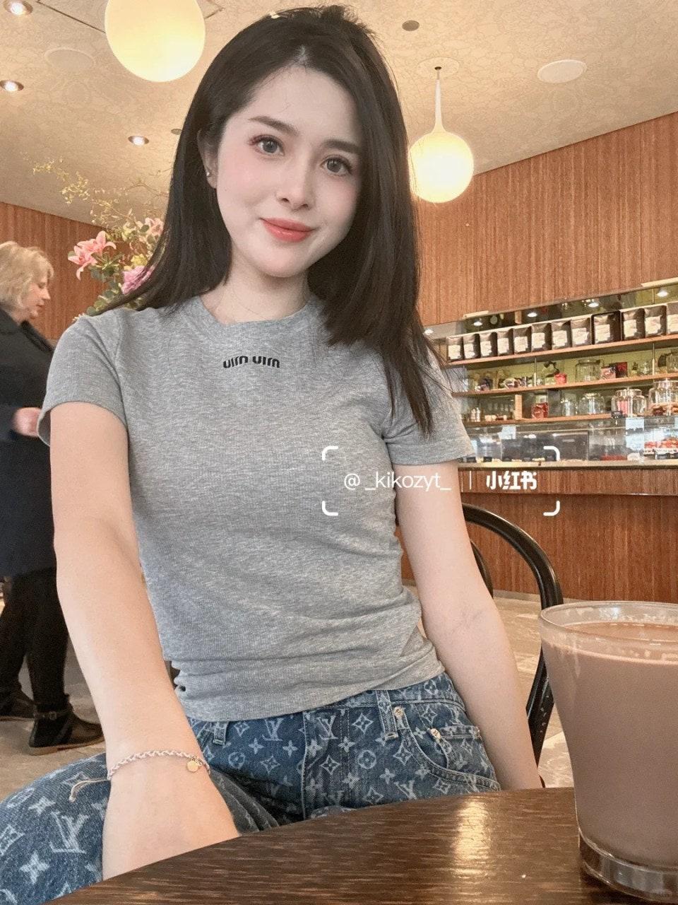 미우미우 반팔티 (해외배송)