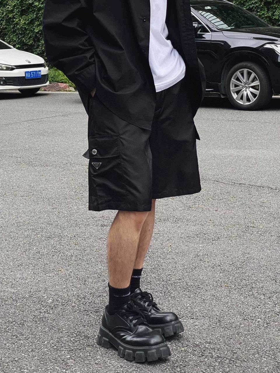 프라다 버뮤다 나일론 카고 반바지 (해외배송)