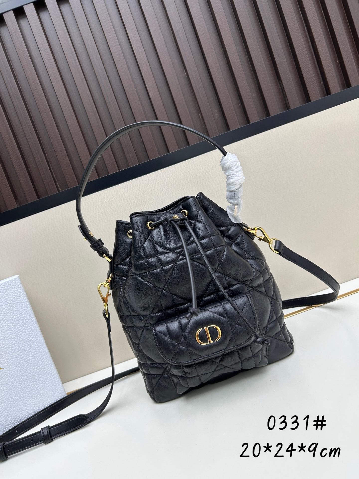 디올 카로 버킷백 (해외배송)