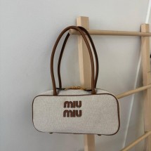 미우미우 가죽 보 백 (국내배송)