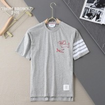 톰브라운 헥터 자수 스트라이프 코튼 라운드 (국내배송)