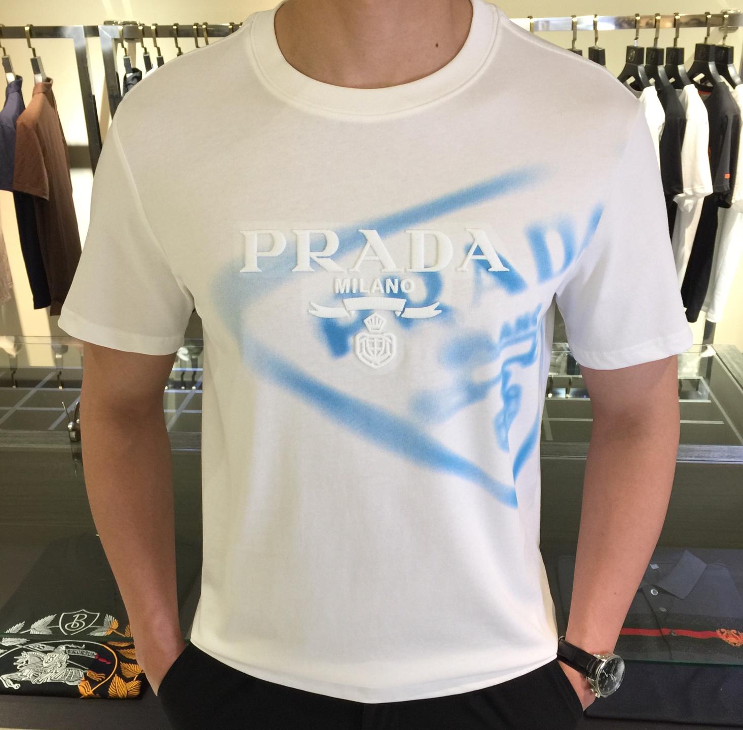프라다 캐주얼 반팔 티셔츠 (해외배송)