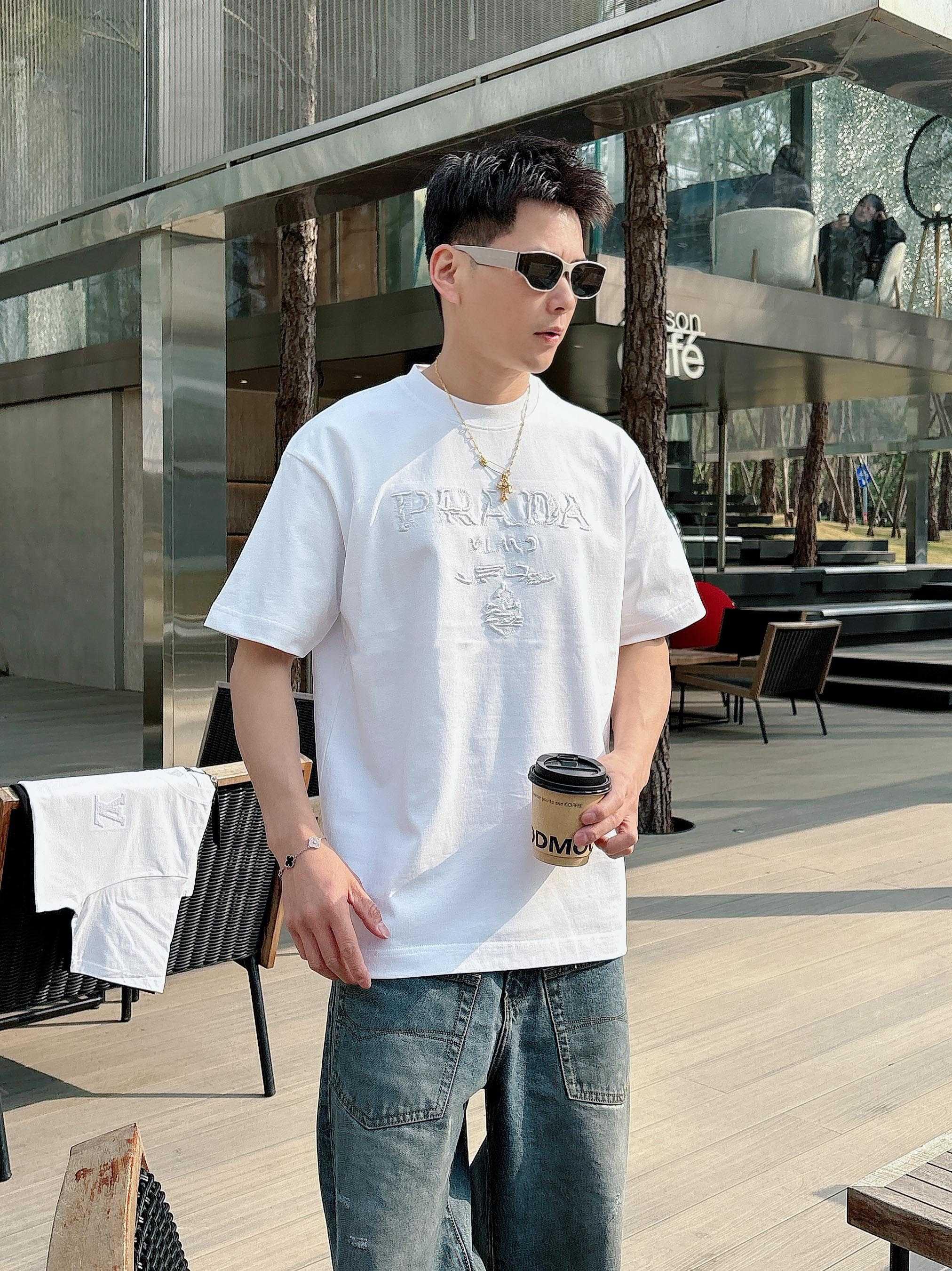 프라다 반팔 티셔츠 (해외배송)