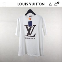 루이비통 LV 레더 로고 라운드 반팔 (국내배송)
