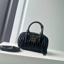 미우미우 고급 마테라쎄 미니 (국내배송)