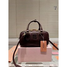 미우미우 아르카디 레더 (국내배송)