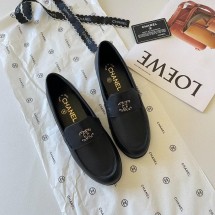 샤넬 19 체인 CC로고 모카신 레더 로퍼 (국내배송)