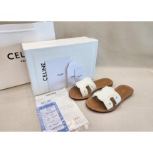 셀린느 트리옹프 뮬 카프스킨 화이트 (국내배송)
