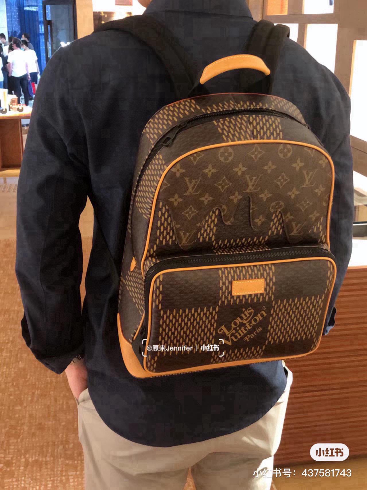 루이비통 LV × NIGO 올드 플라워 체크 백팩 (해외배송)