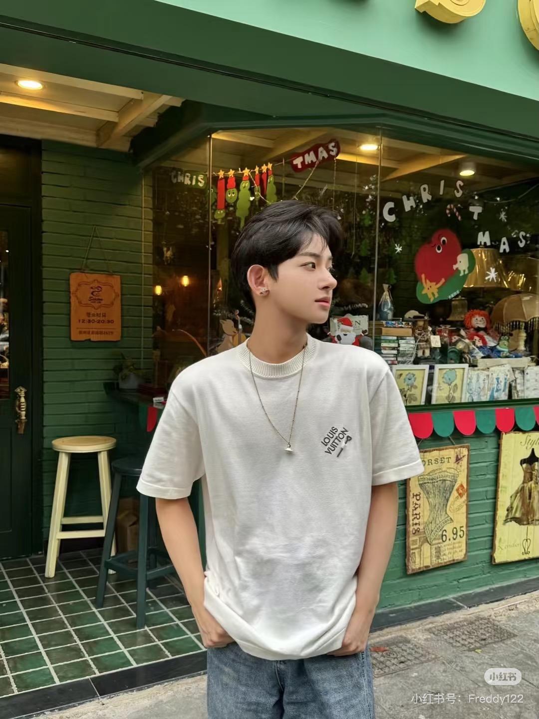 루이비통 캡슐 핀 반팔 2컬러 (정품급 해외배송)