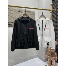 프라다 후드 경량 자켓 (해외배송)