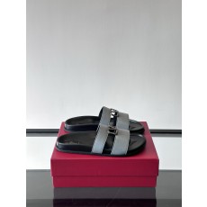 발렌티노 메탈 로고 플랫 슬리퍼 (해외배송)