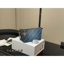 디올 DIOR 런치백 (해외배송)