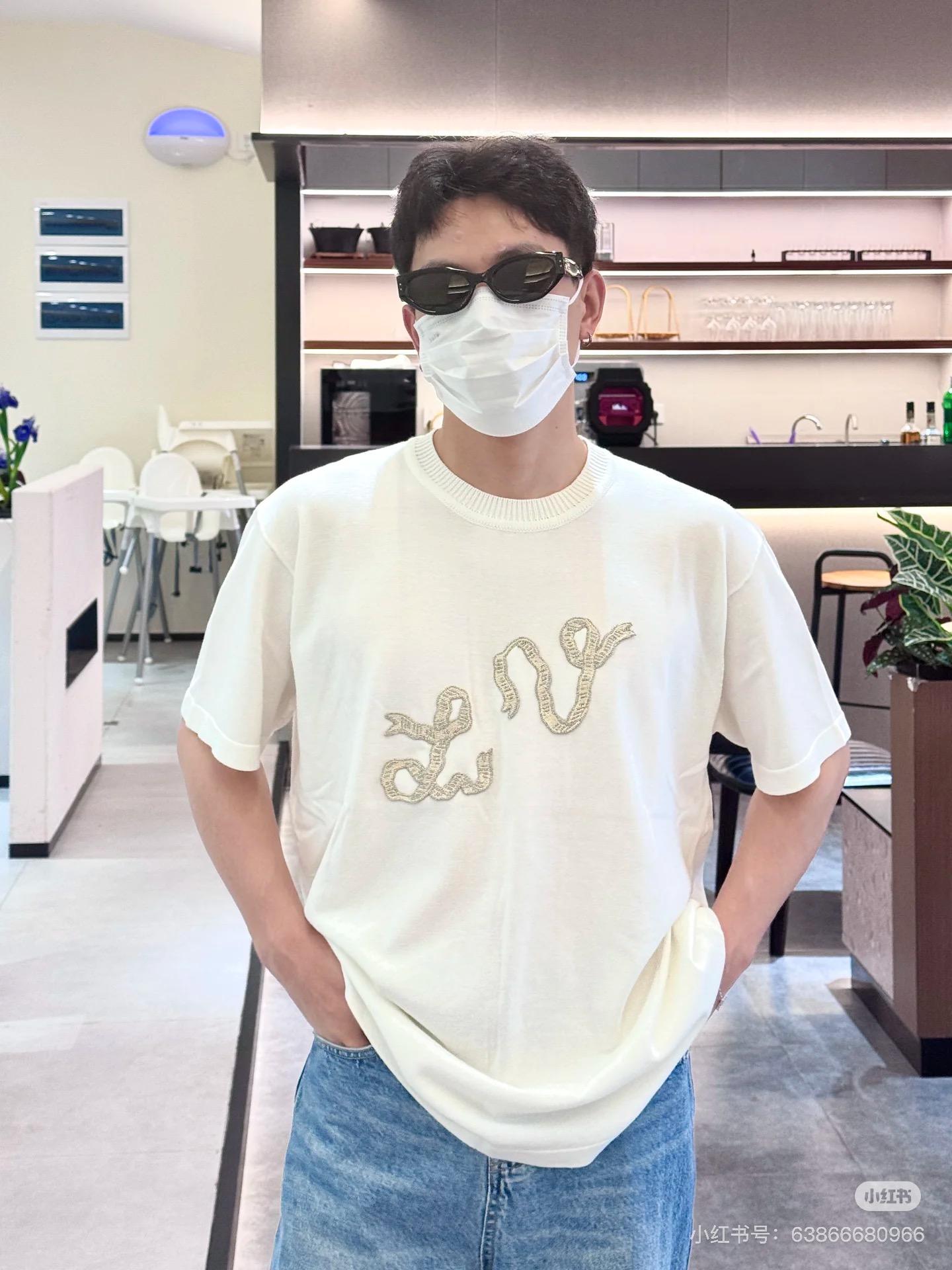 루이비통 LV 리본 자수 울 반팔 (해외배송)
