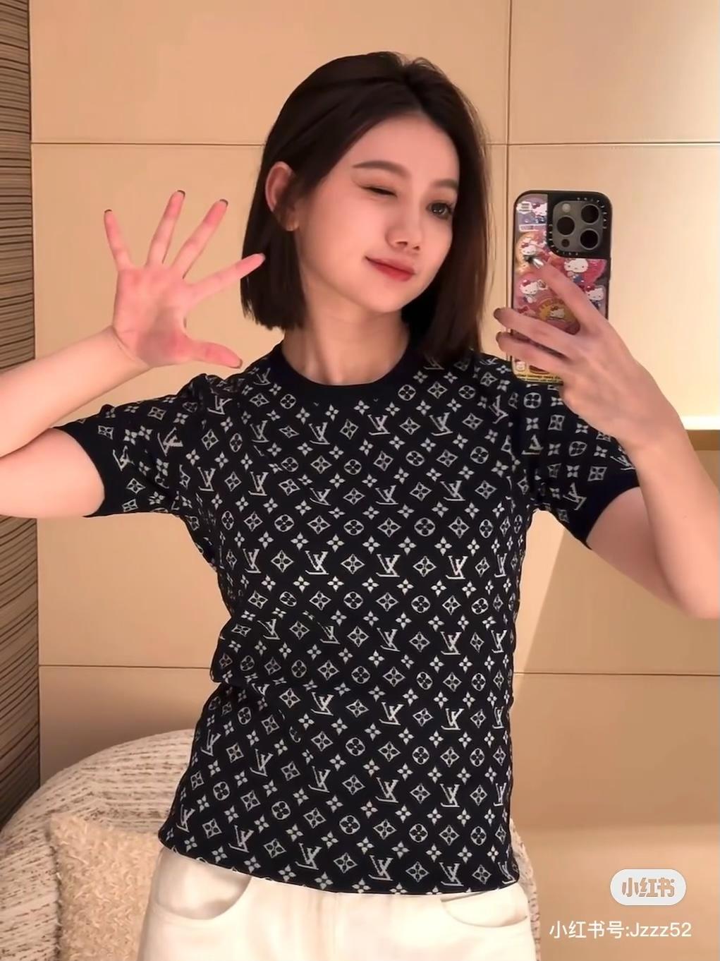 루이비통 LV 자카드 슬림핏 니트 탑 라운드넥 반팔 (해외배송)