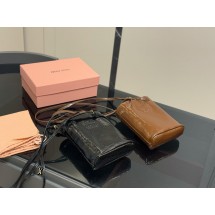 미우미우 왁스드 레더 버킷 백 2컬러 (해외배송)