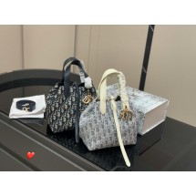 디올 뚜쥬흐 토트백 2컬러 (해외배송)