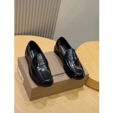 버버리 가죽 남성용 로퍼 (해외배송)