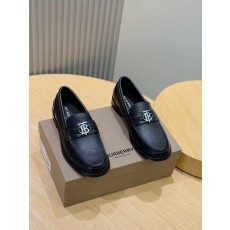버버리 가죽 남성용 로퍼 (해외배송)