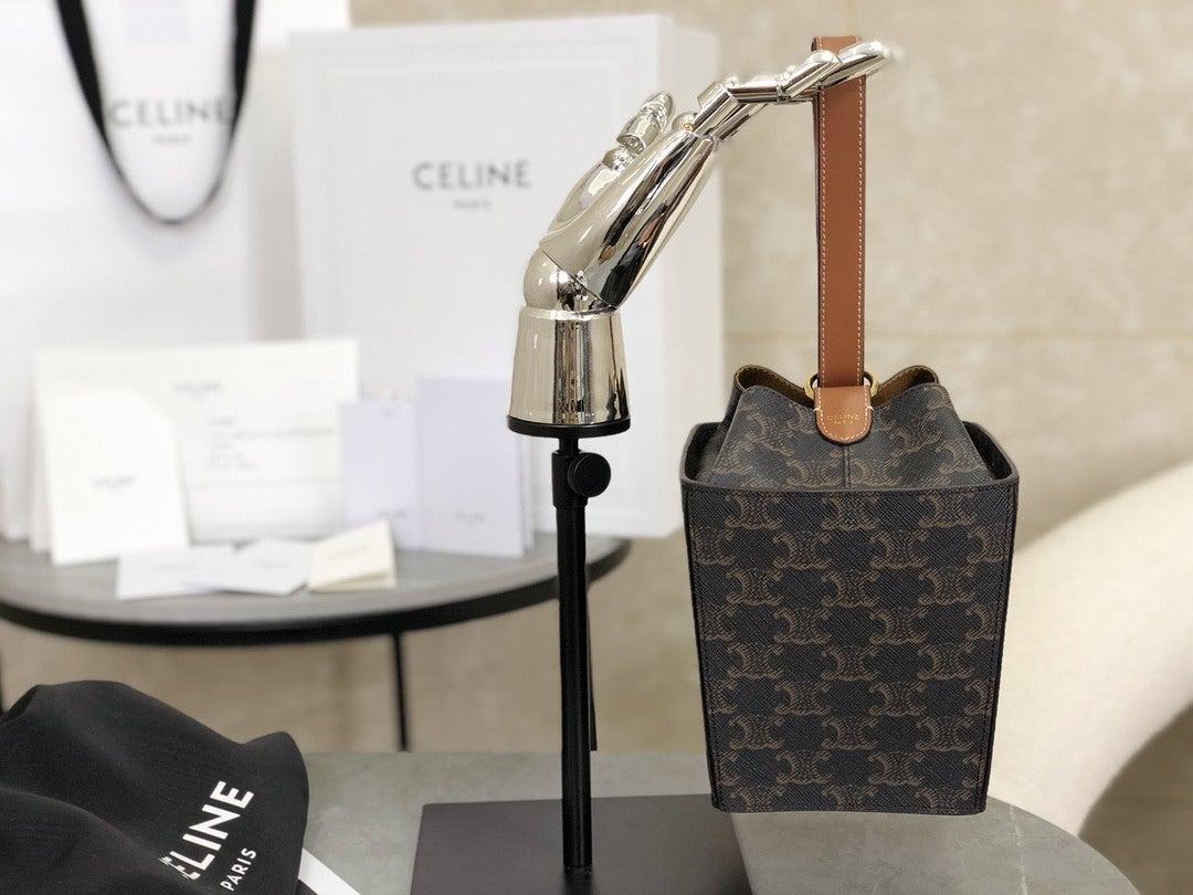 셀린느 STRAP BOX BAG (정품급 해외배송)