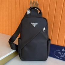 프라다 체스트백 (해외배송)